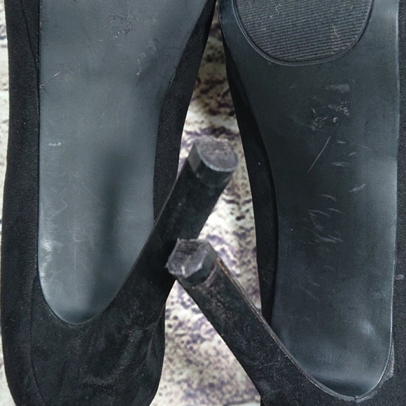 CL by Laundry heels - Picture 7 of 7